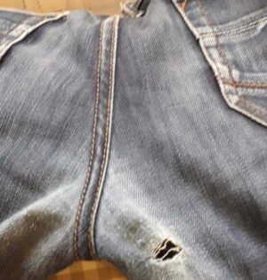 Réparation entrejambre sur Pantalon-Jeans